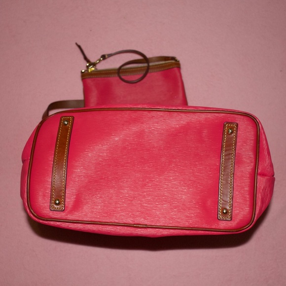 Dooney & Bourke Tote and wristlet - Picture 2 of 4